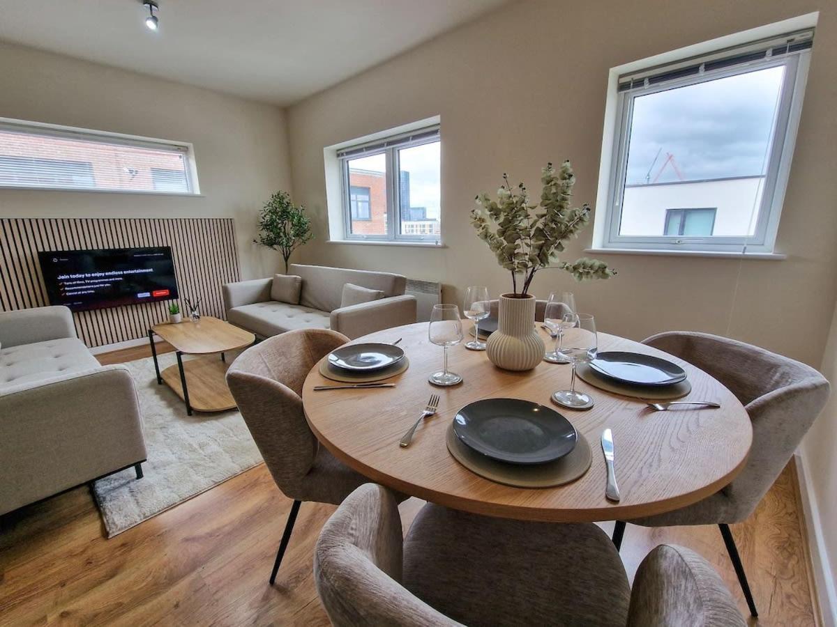 Free Parking Centre Flat By Superhost Manchester